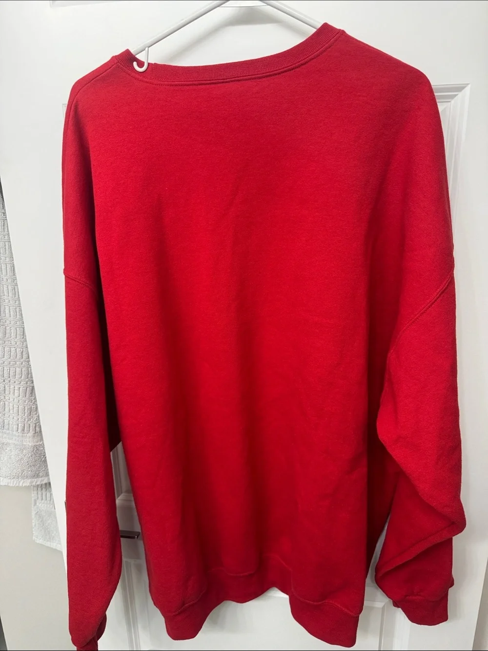 Merry Red Crewneck Sweater - Holiday Pullover. 27 PTP 30L